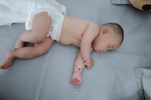 敦煌怀孕肚子撑的难受